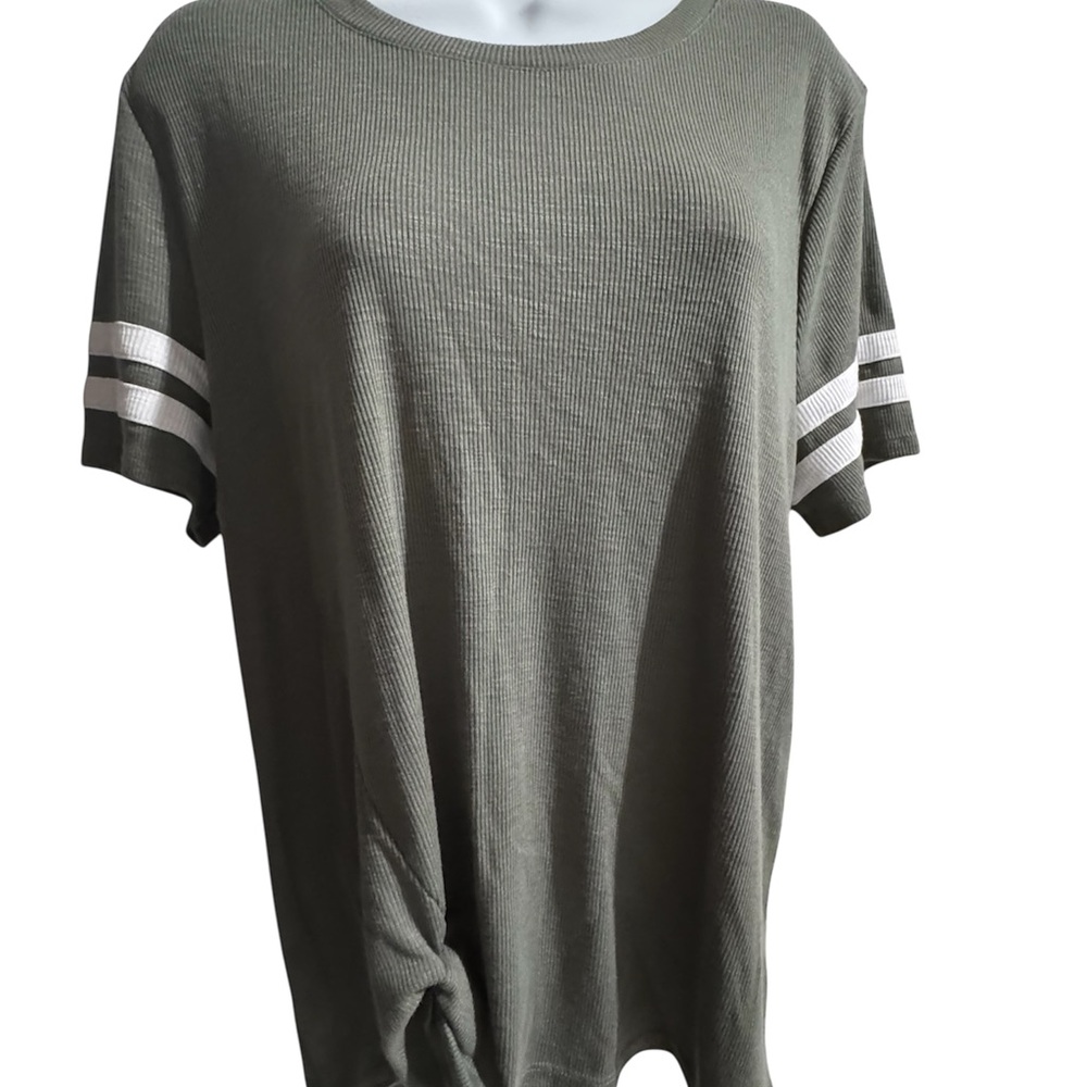 Casual Olive Green T-Shirt with Striped Sleeves - 21” Armpit to Armpit